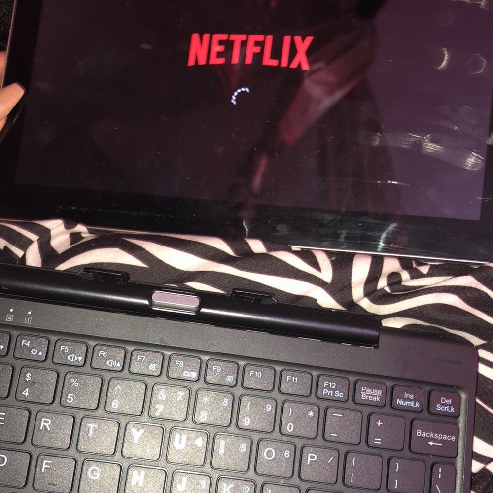 Touchscreen Tablet/Computer . Pull Apart.